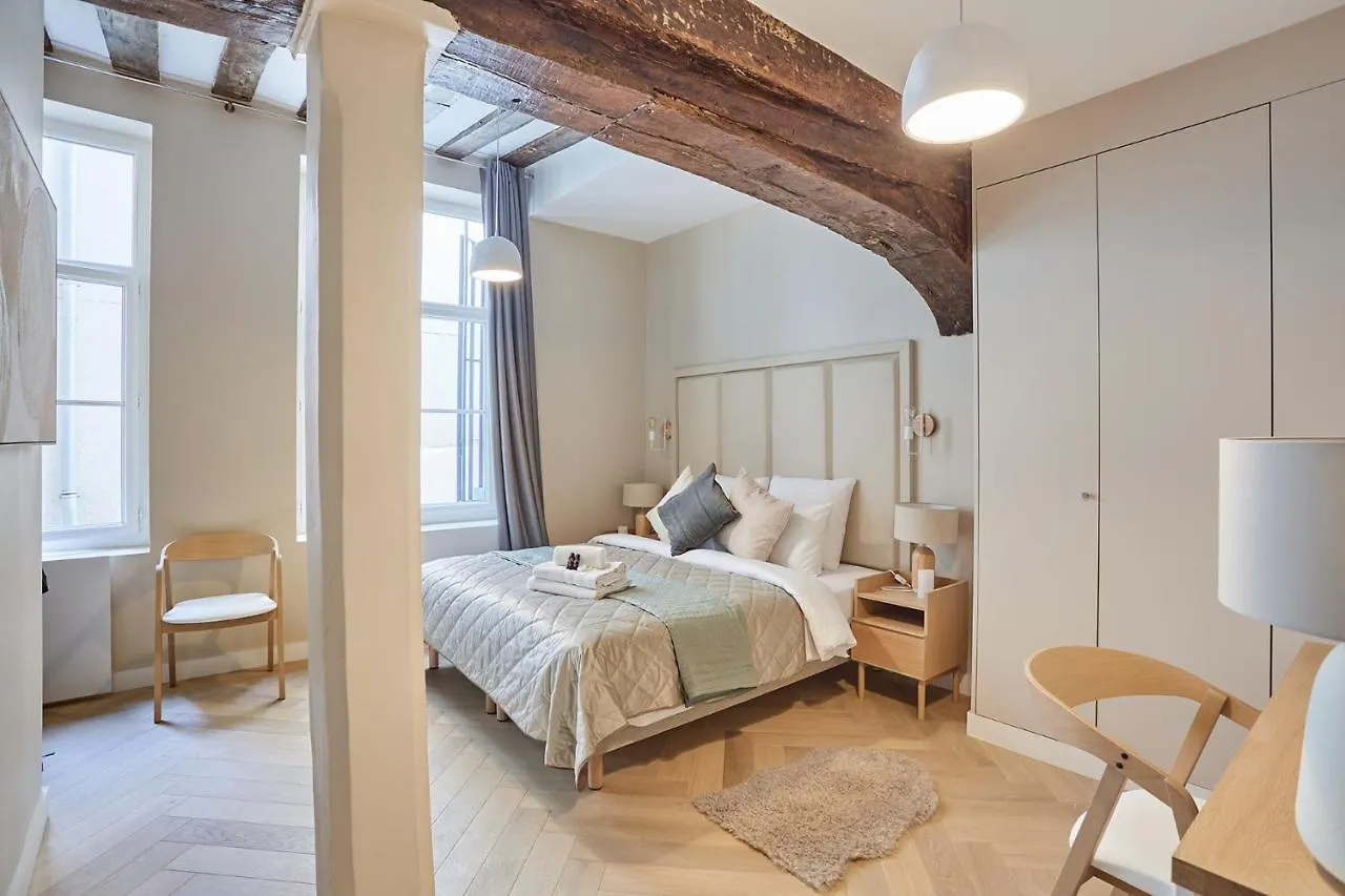 Center Of By Prestige Apartman